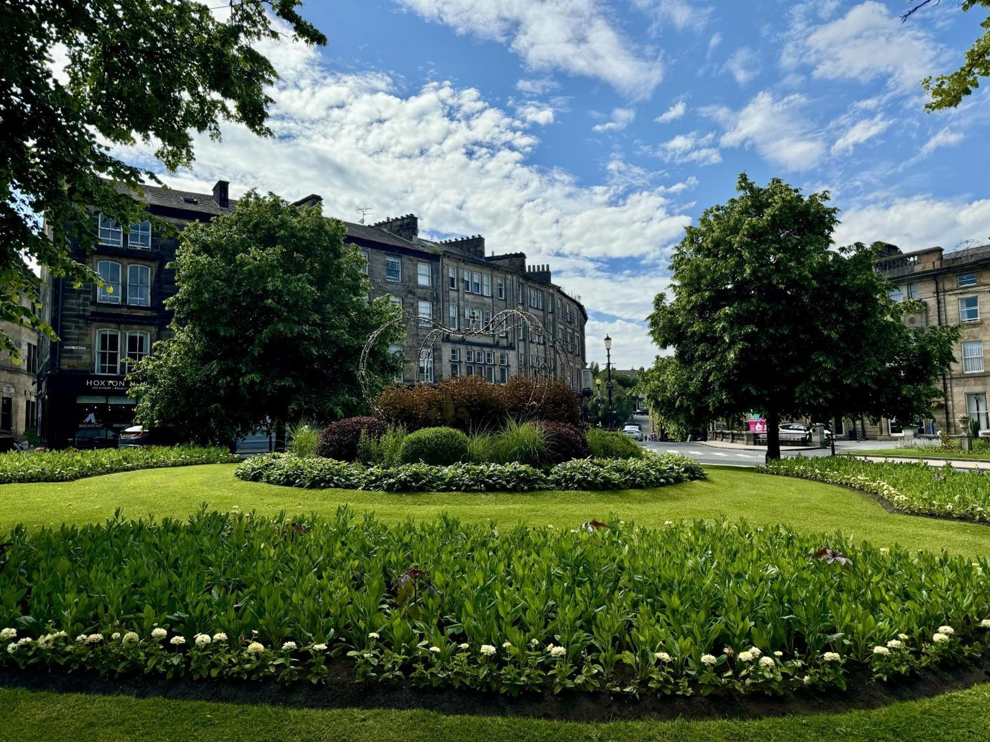 The Crown View - Luxury Apartment - Free Parking Nearby Harrogate Dış mekan fotoğraf