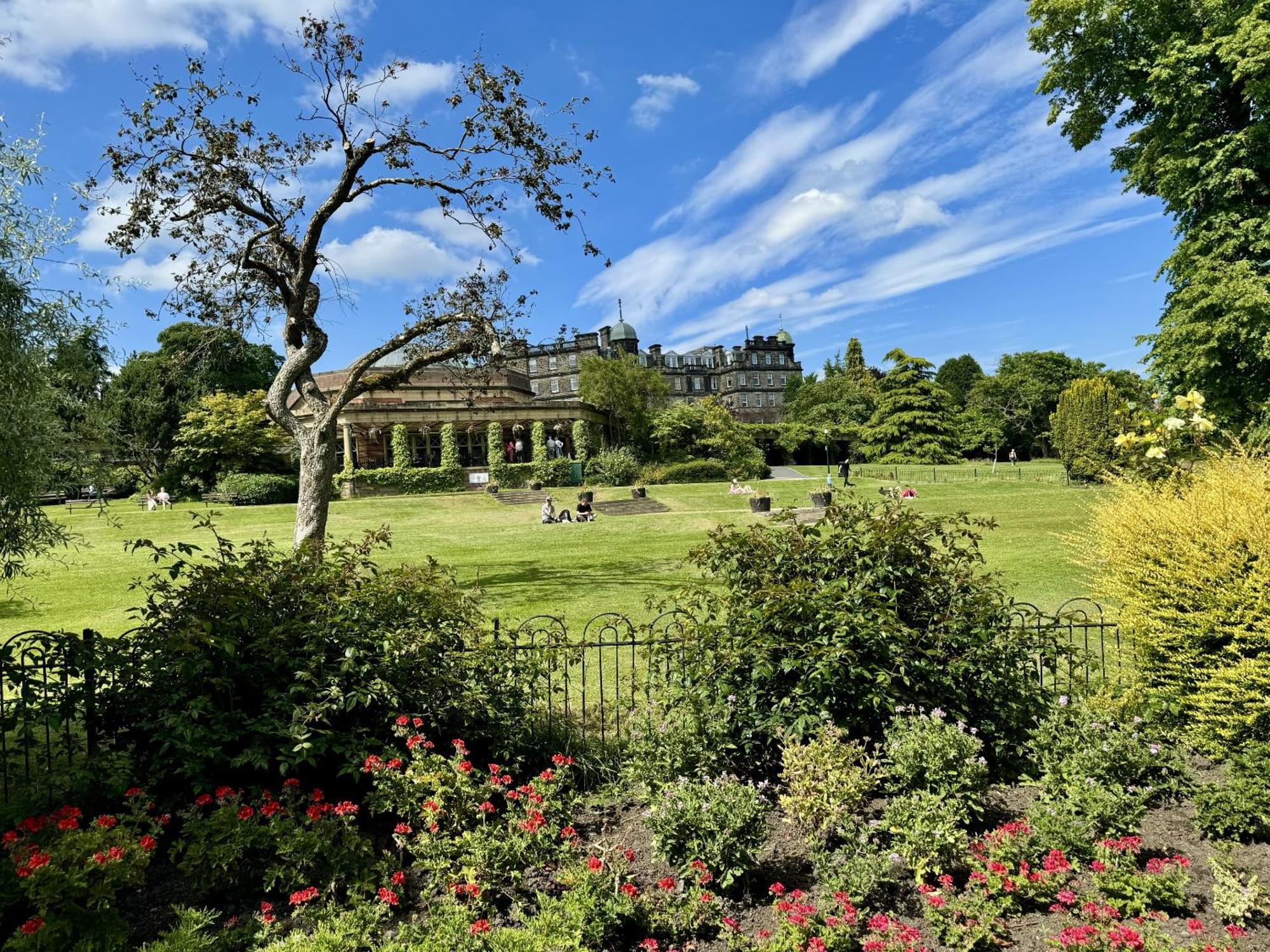 The Crown View - Luxury Apartment - Free Parking Nearby Harrogate Dış mekan fotoğraf